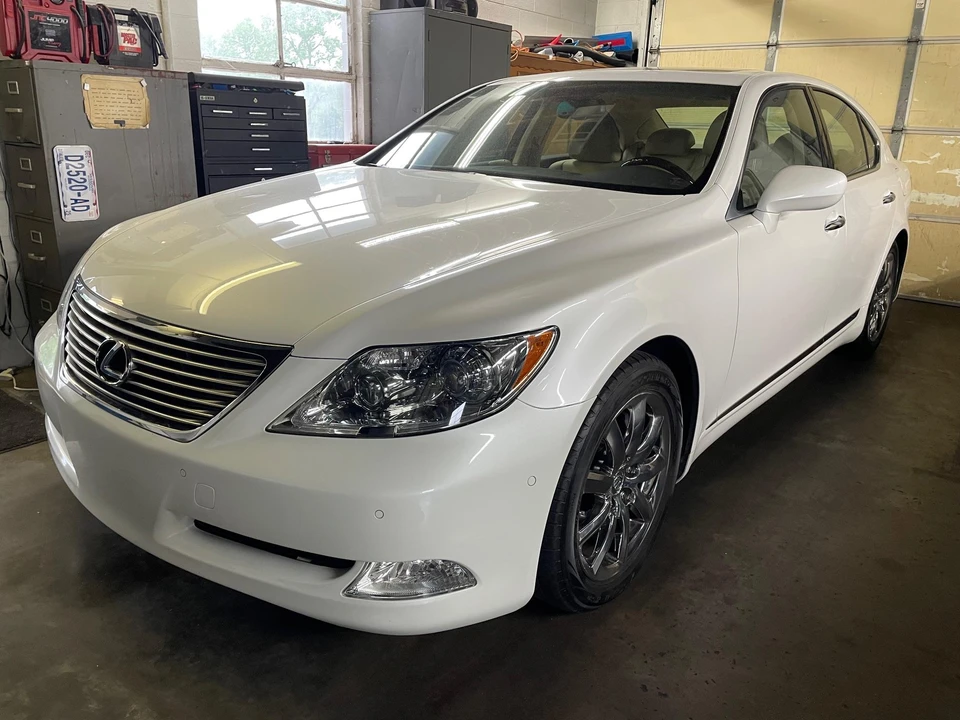 2008 Lexus LS 4th Gen - Image 2 of 31