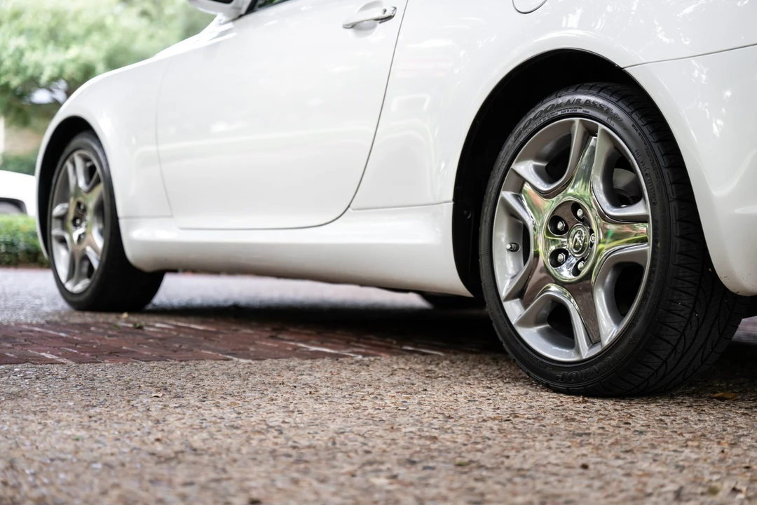 2008 Lexus SC430 - Image 19 of 31