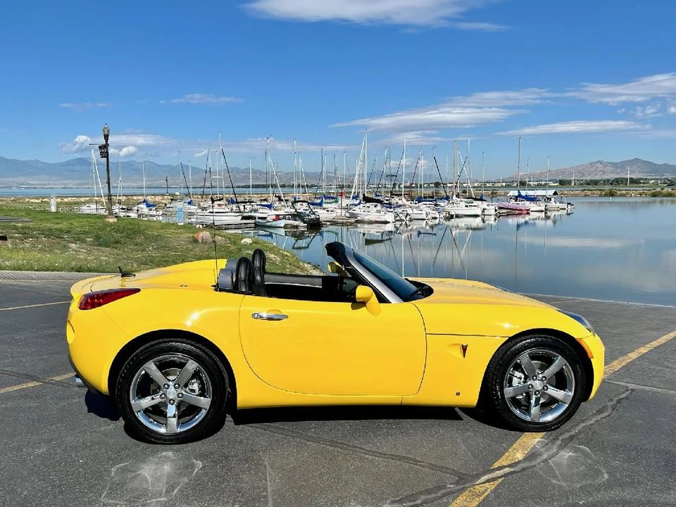 2008 Pontiac Solstice GXP - Image 28 of 31