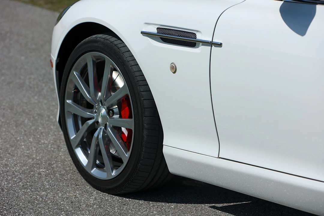 2009 Aston Martin DB9 - Image 26 of 31