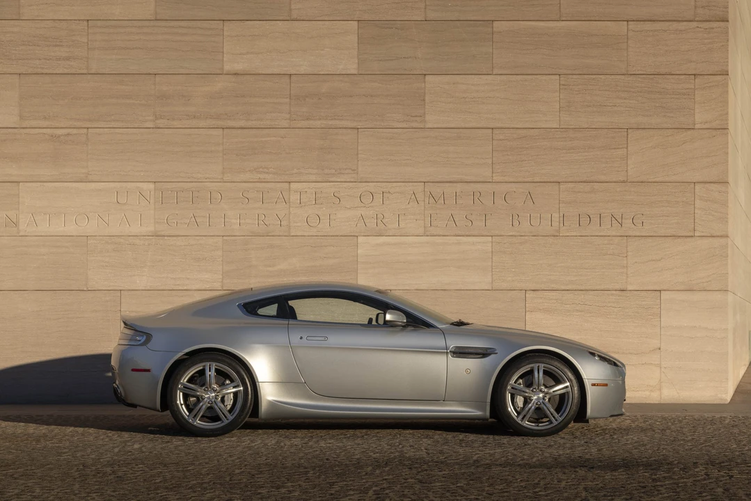 2009 Aston Martin V8 Vantage (2006-2017) - Image 9 of 31