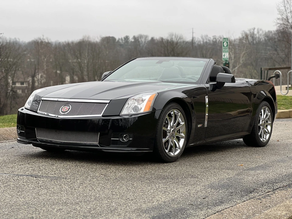2009 Cadillac XLR-V - Image 4 of 31