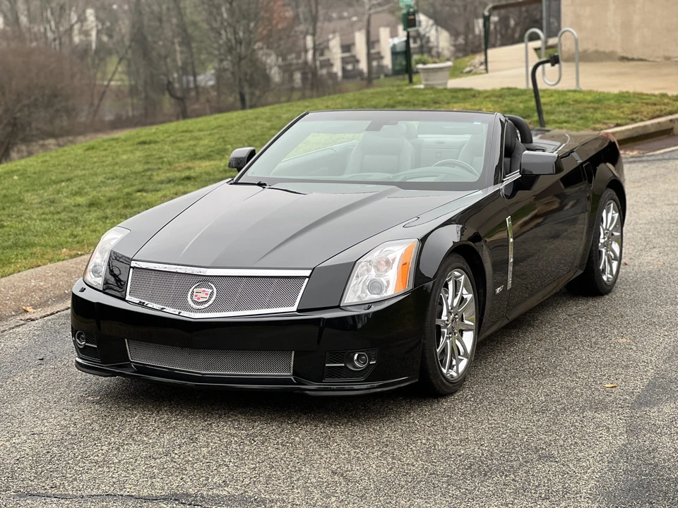 2009 Cadillac XLR-V - Image 5 of 31
