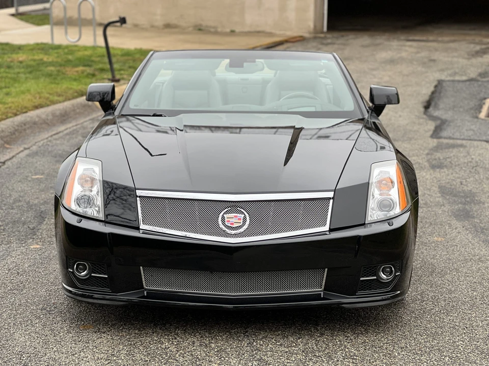 2009 Cadillac XLR-V - Image 6 of 31