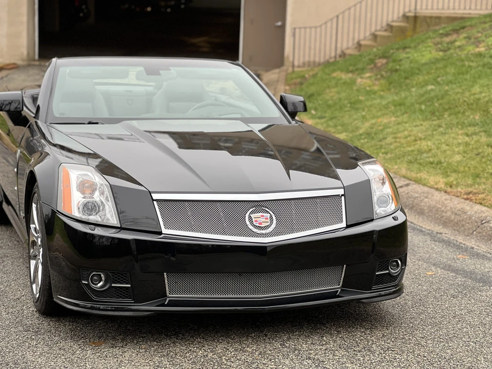 2009 Cadillac XLR-V - Image 7 of 31