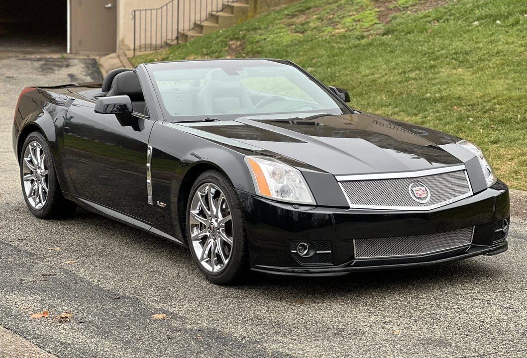 2009 Cadillac XLR-V - Image 9 of 31
