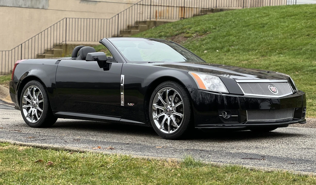 2009 Cadillac XLR-V - Image 10 of 31