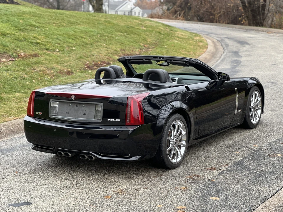 2009 Cadillac XLR-V - Image 16 of 31