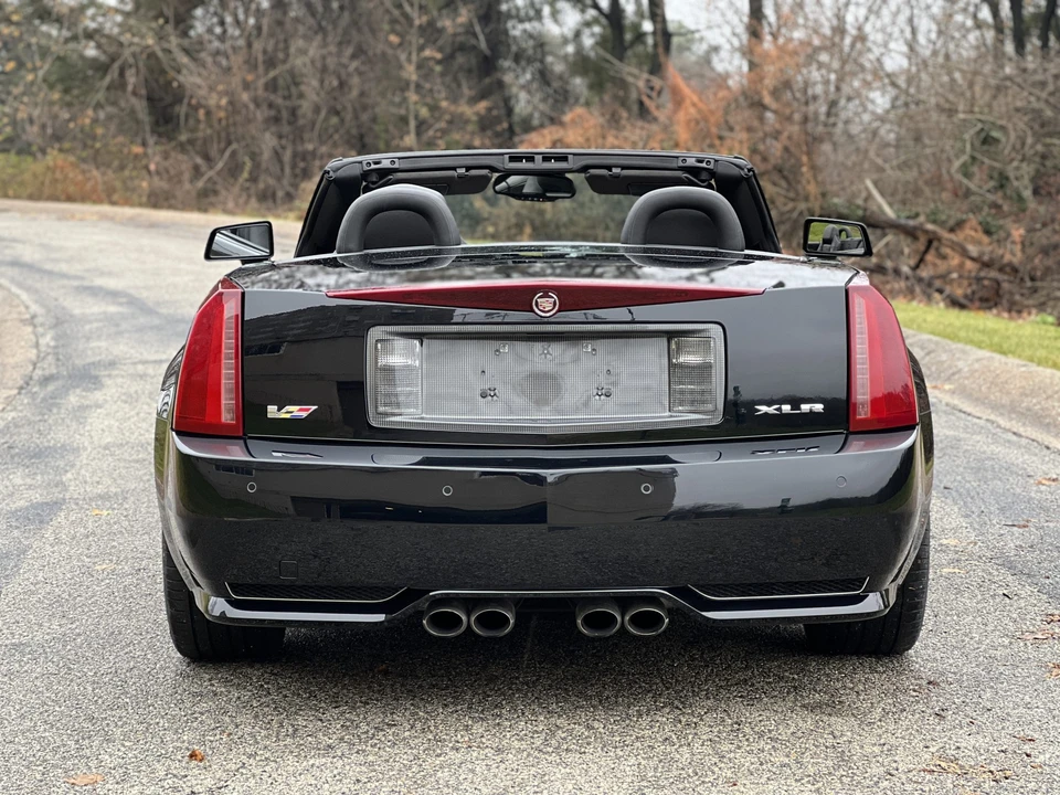 2009 Cadillac XLR-V - Image 19 of 31