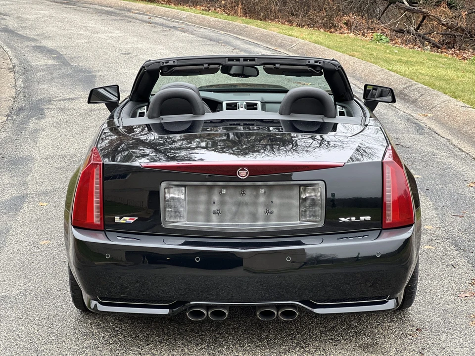 2009 Cadillac XLR-V - Image 20 of 31
