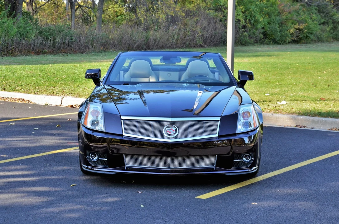 2009 Cadillac XLR-V - Image 12 of 31