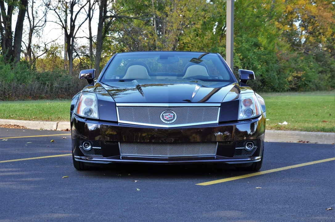 2009 Cadillac XLR-V - Image 11 of 31