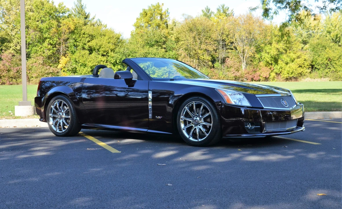 2009 Cadillac XLR-V - Image 18 of 31