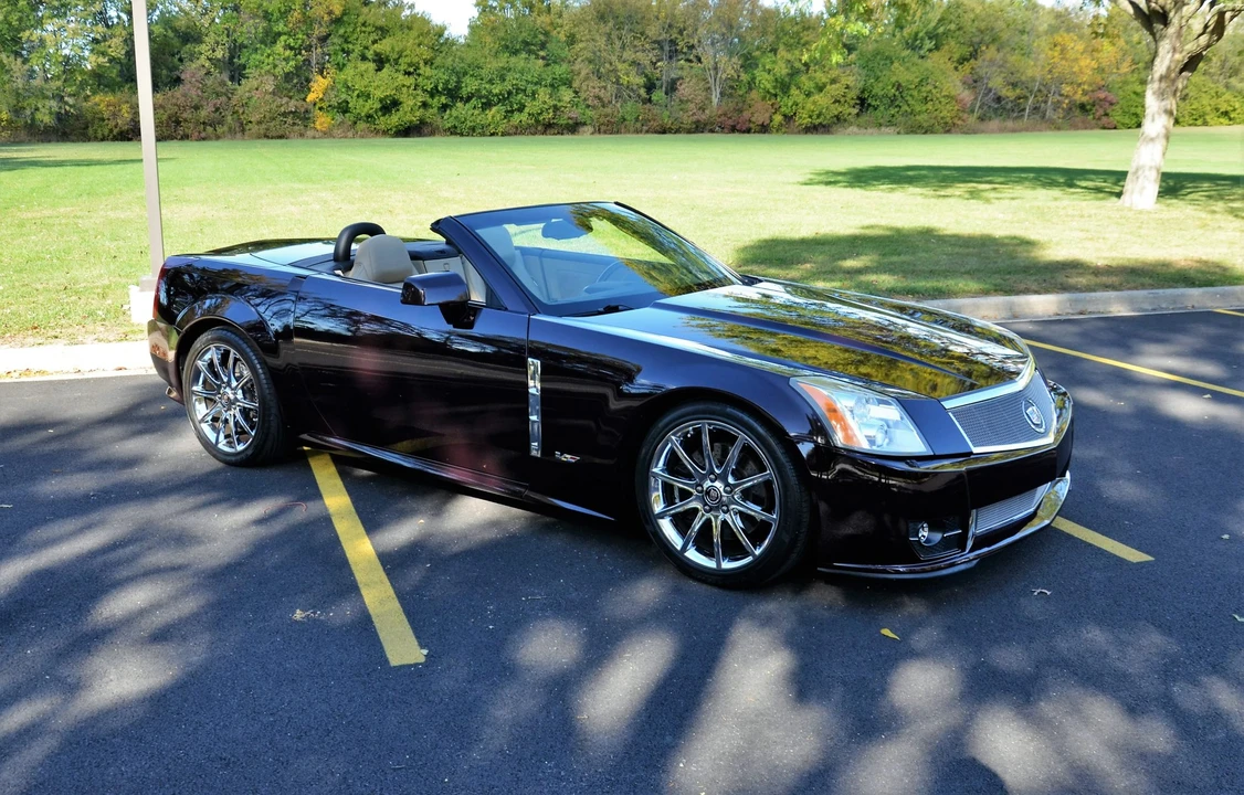 2009 Cadillac XLR-V - Image 16 of 31
