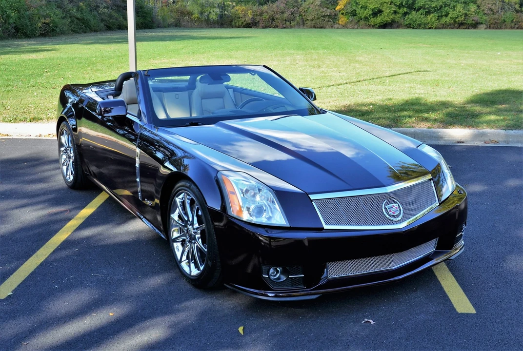 2009 Cadillac XLR-V - Image 14 of 31