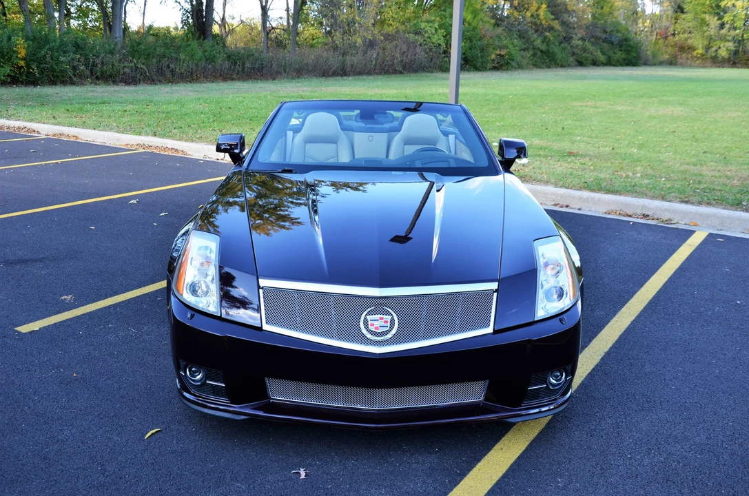 2009 Cadillac XLR-V - Image 13 of 31