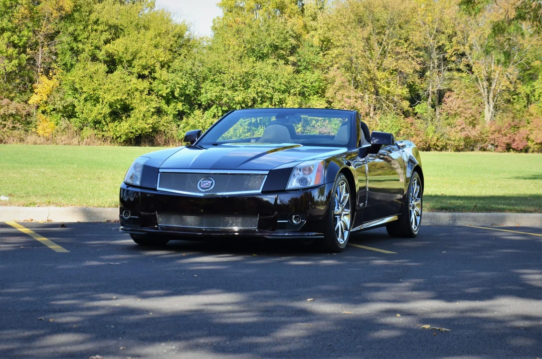 2009 Cadillac XLR-V - Image 9 of 31