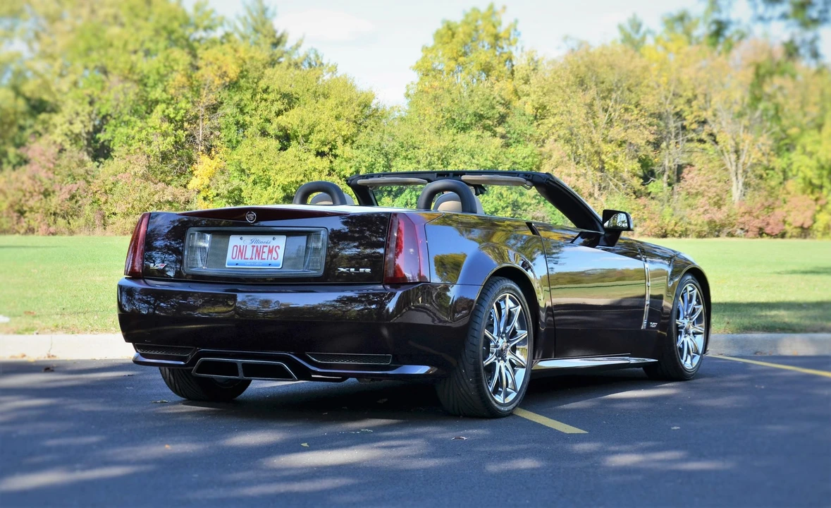 2009 Cadillac XLR-V - Image 24 of 31