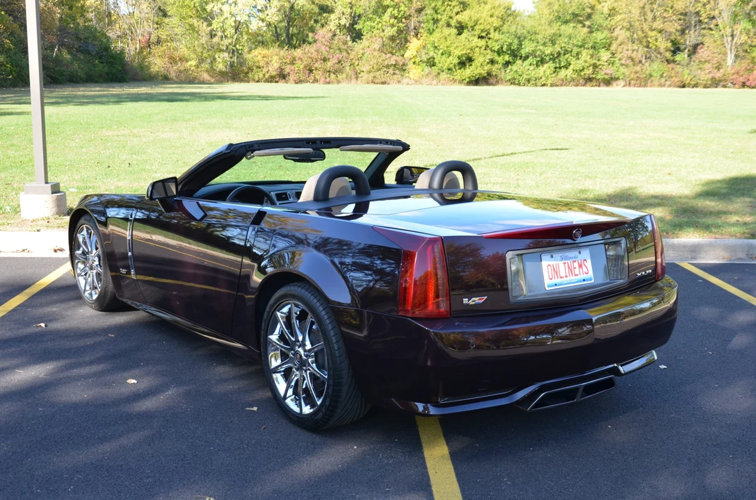 2009 Cadillac XLR-V - Image 30 of 31