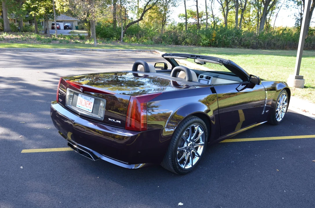 2009 Cadillac XLR-V - Image 23 of 31