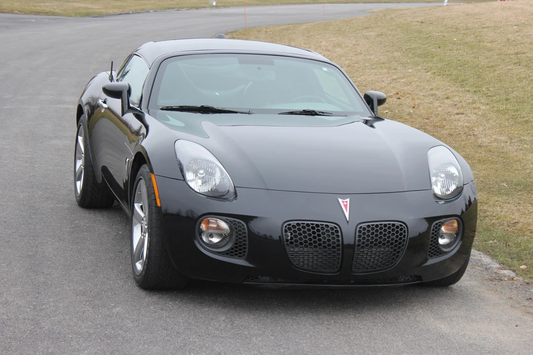 2009 Pontiac Solstice GXP - Image 2 of 31