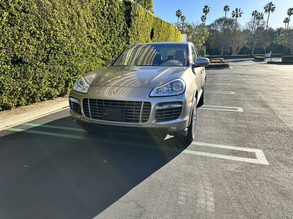 2009 Porsche 955/957 Cayenne Turbo - Image 2 of 31