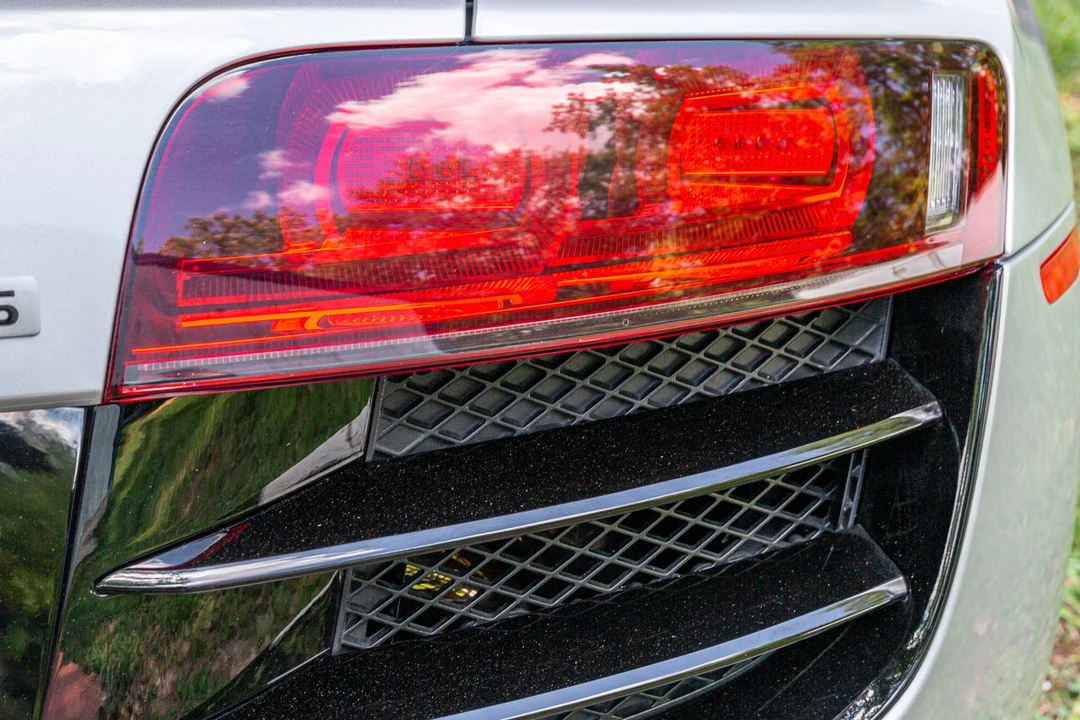 2010 Audi 42 R8 - Image 25 of 31