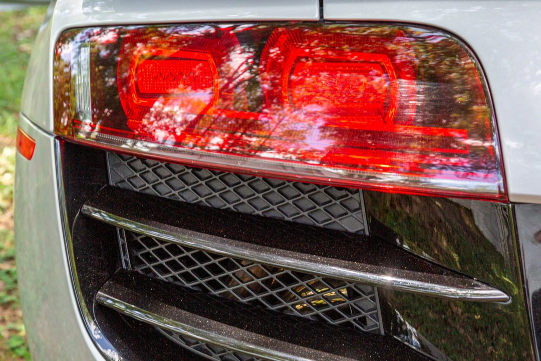 2010 Audi 42 R8 - Image 24 of 31