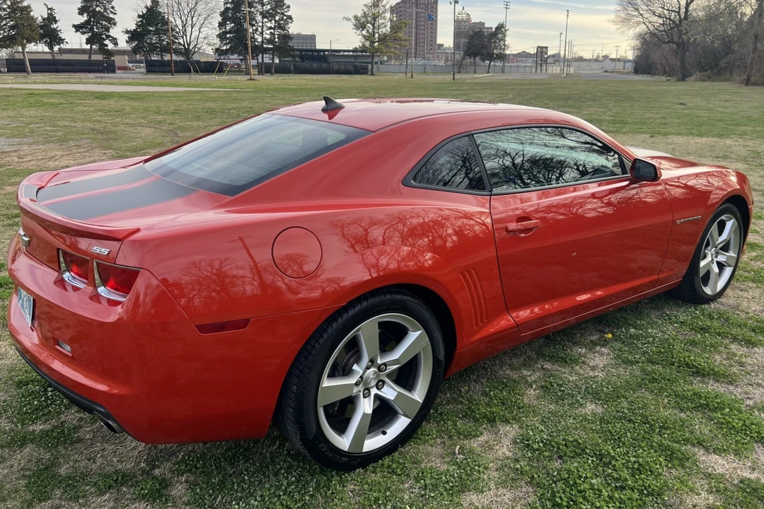 2010 Chevrolet Camaro 5th Gen - Image 2 of 9
