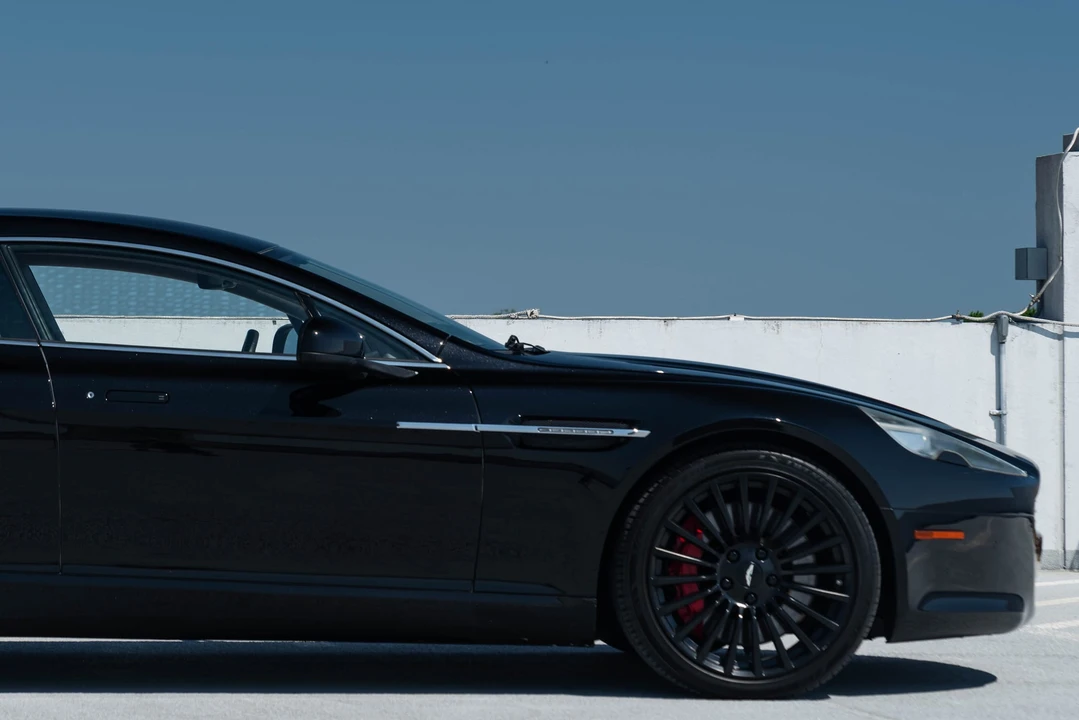 2011 Aston Martin Rapide - Image 19 of 31