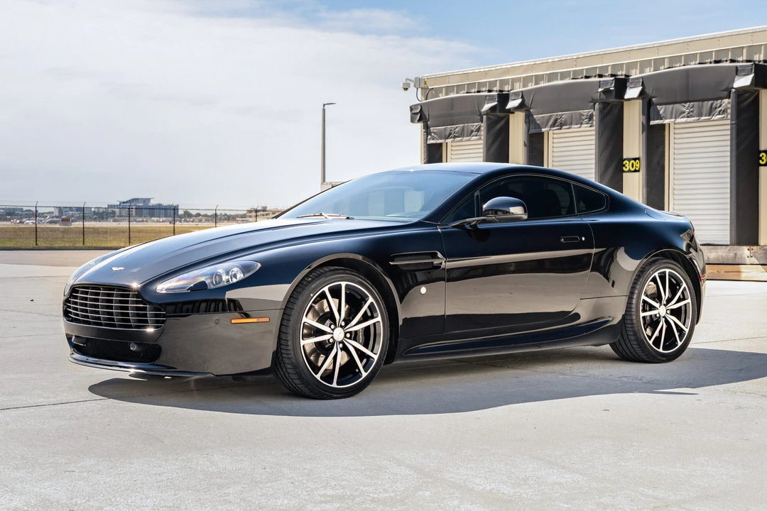 2011 Aston Martin V8 Vantage (2006-2017) - Image 2 of 31