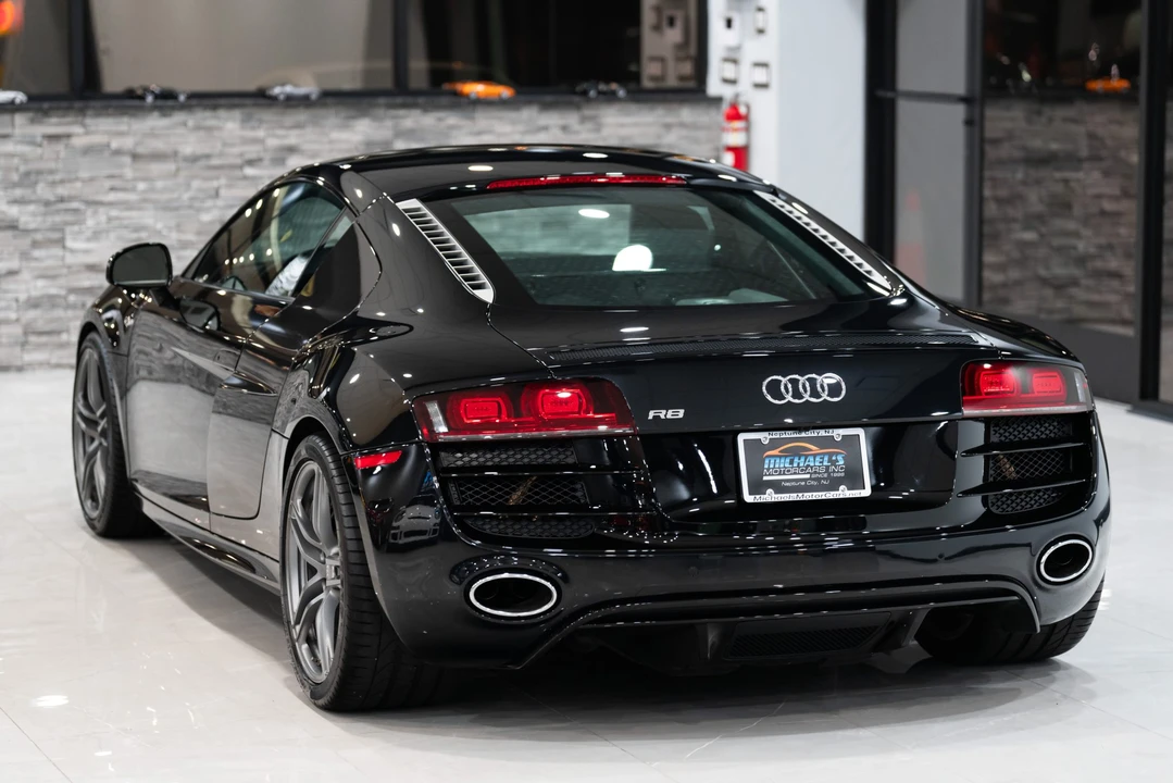 2011 Audi 42 R8 - Image 10 of 31