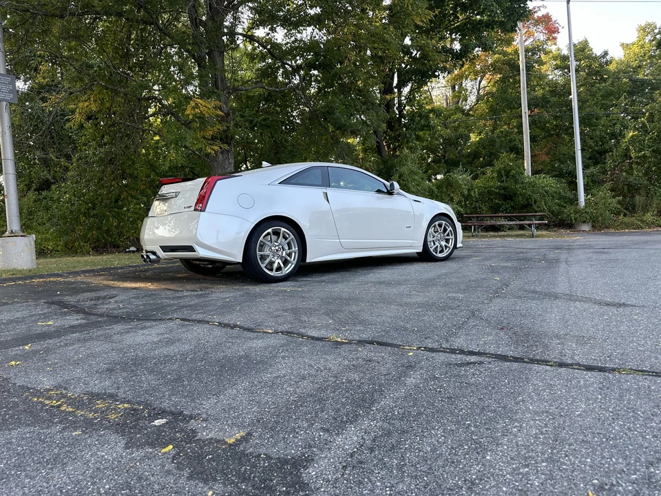 2011 Cadillac CTS-V 2nd Gen - Image 10 of 31