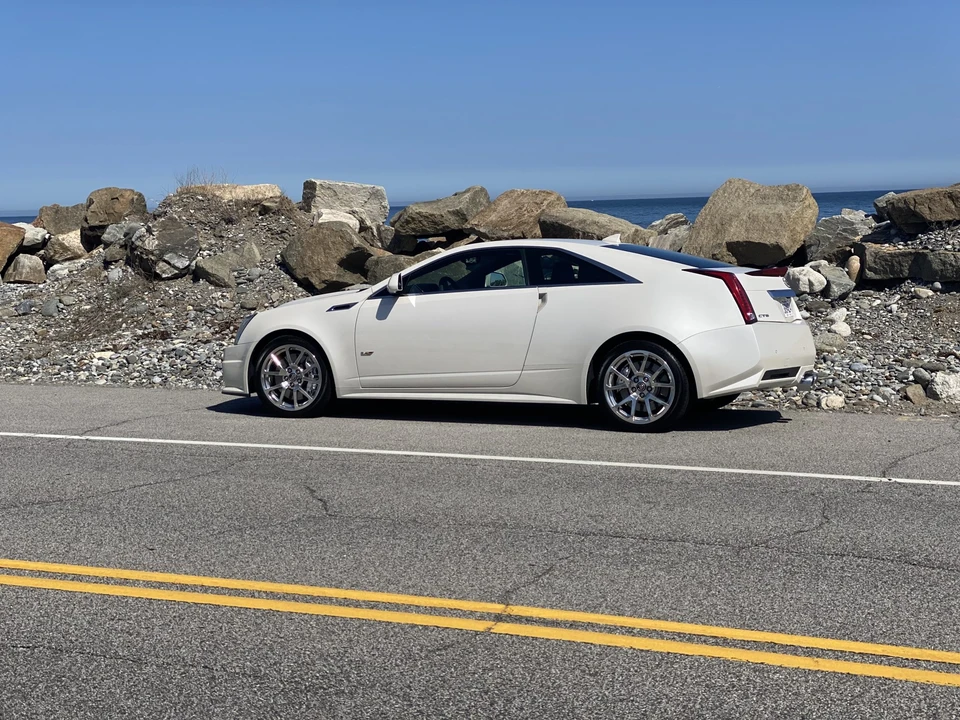 2011 Cadillac CTS-V 2nd Gen - Image 16 of 31
