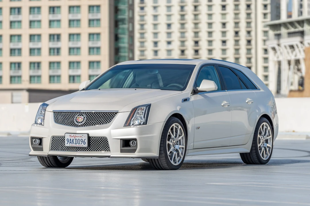 2011 Cadillac CTS-V 2nd Gen - Image 2 of 31