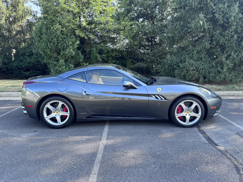 2011 Ferrari California - Image 28 of 31