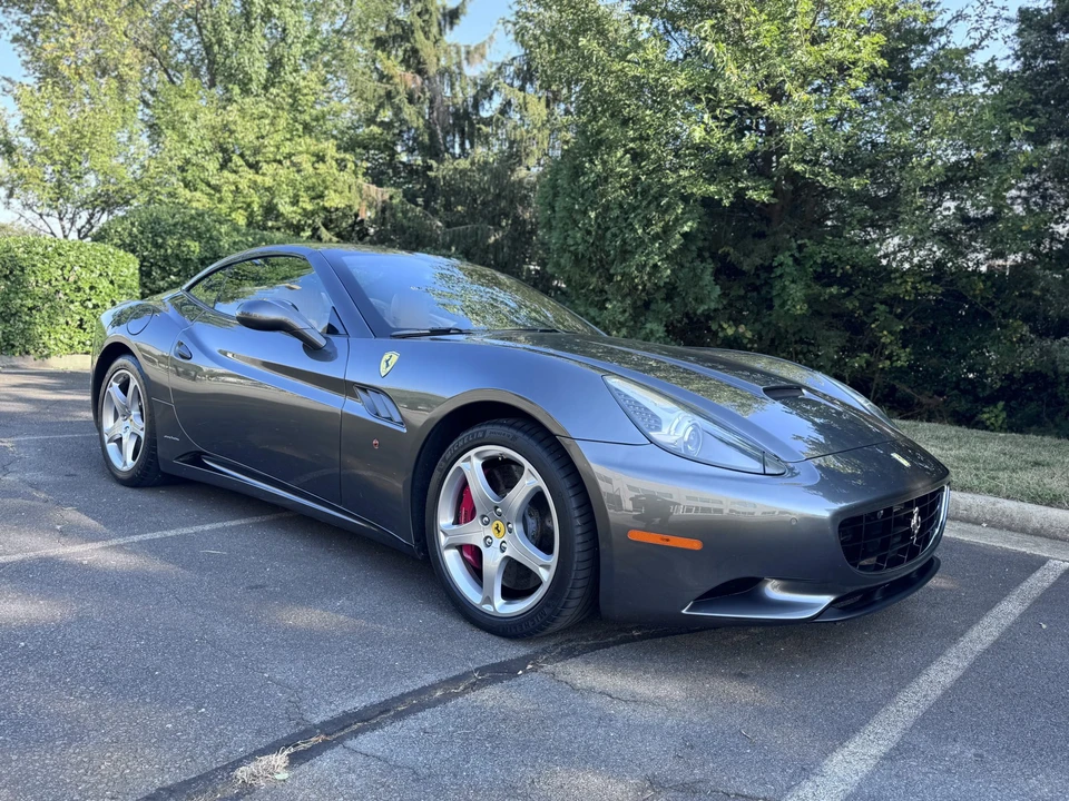 2011 Ferrari California - Image 22 of 31