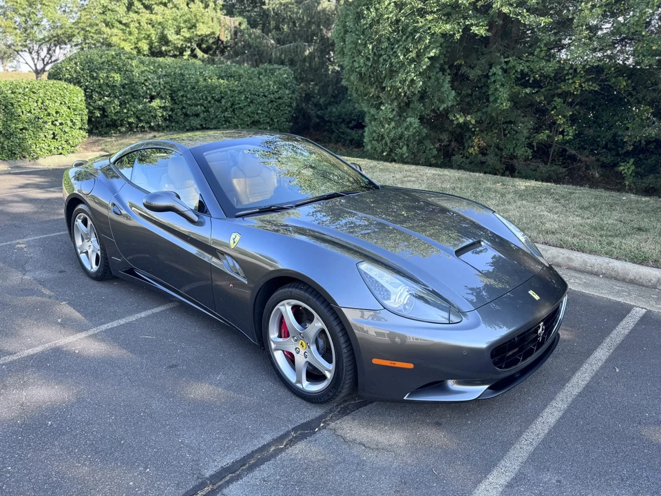 2011 Ferrari California - Image 23 of 31
