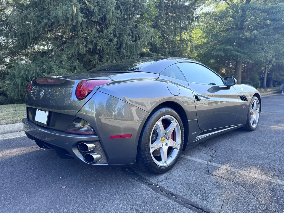 2011 Ferrari California - Image 31 of 31