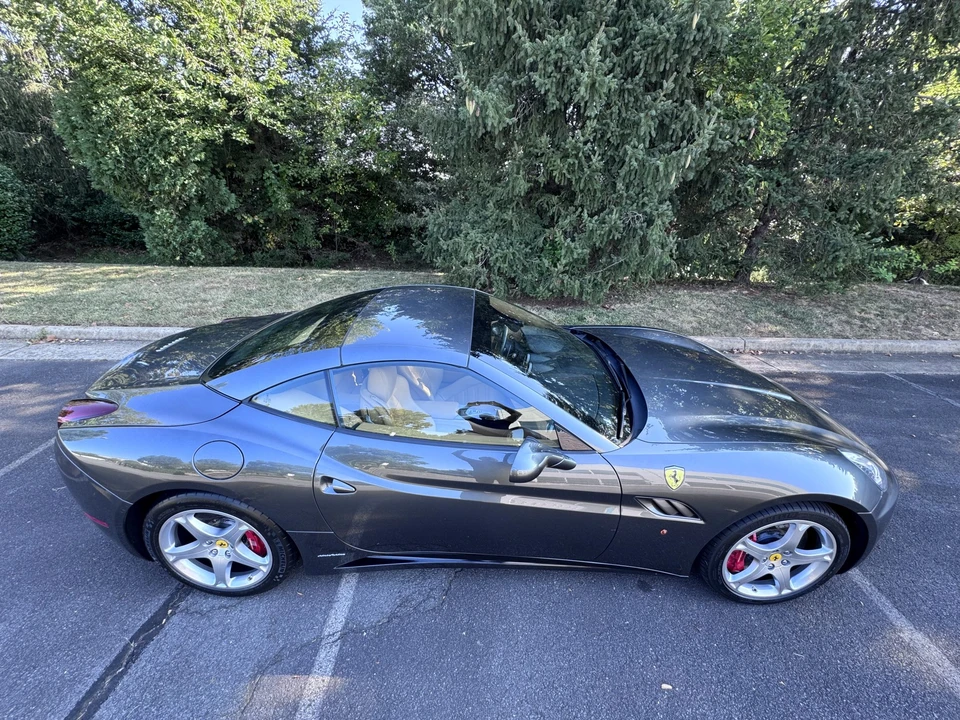 2011 Ferrari California - Image 26 of 31