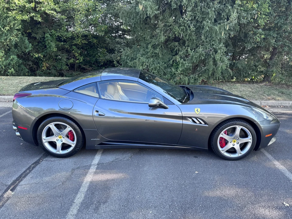 2011 Ferrari California - Image 27 of 31