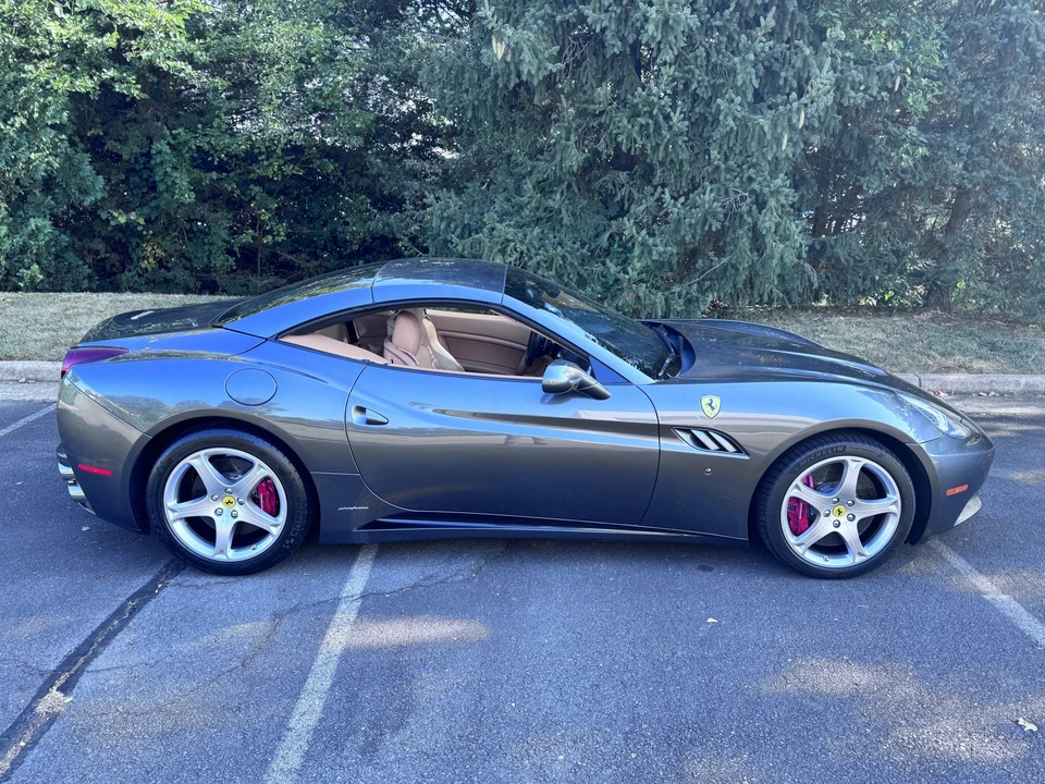 2011 Ferrari California - Image 29 of 31