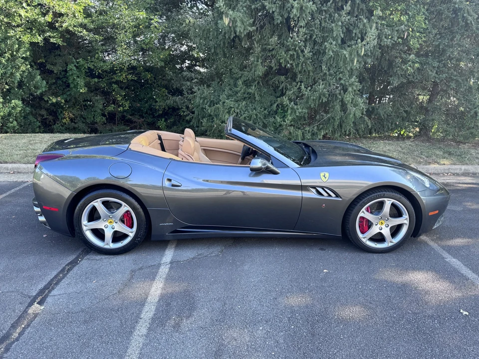 2011 Ferrari California - Image 9 of 31