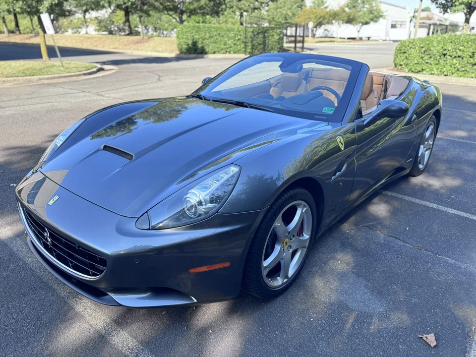 2011 Ferrari California - Image 2 of 31