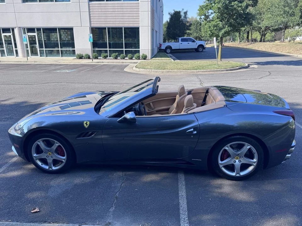 2011 Ferrari California - Image 17 of 31