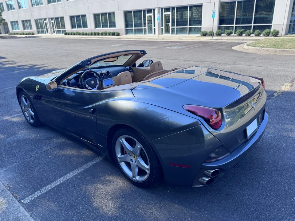 2011 Ferrari California - Image 14 of 31