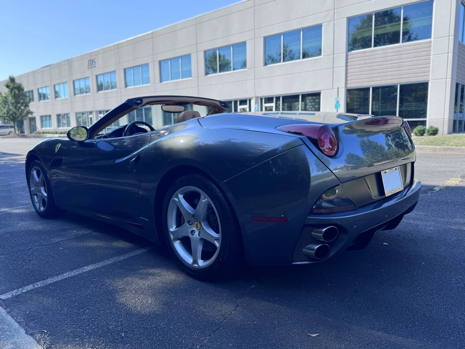 2011 Ferrari California - Image 15 of 31