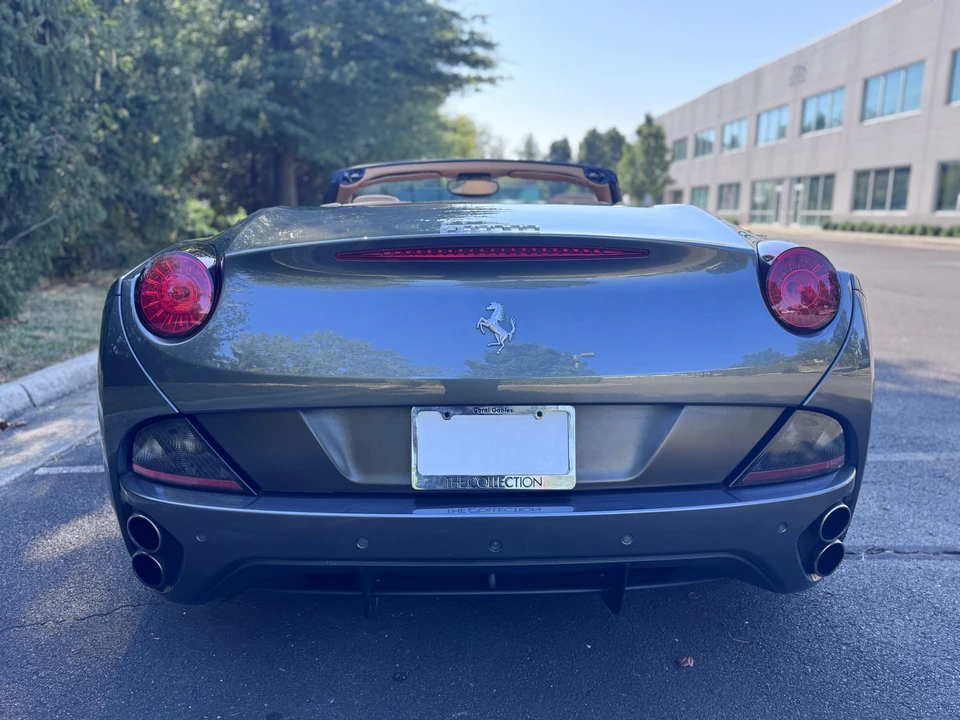 2011 Ferrari California - Image 13 of 31