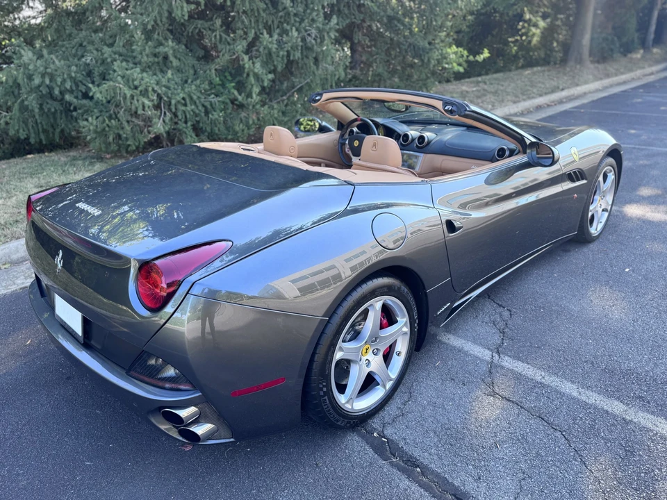 2011 Ferrari California - Image 11 of 31