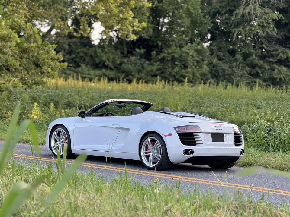 2012 Audi 42 R8 - Image 9 of 31
